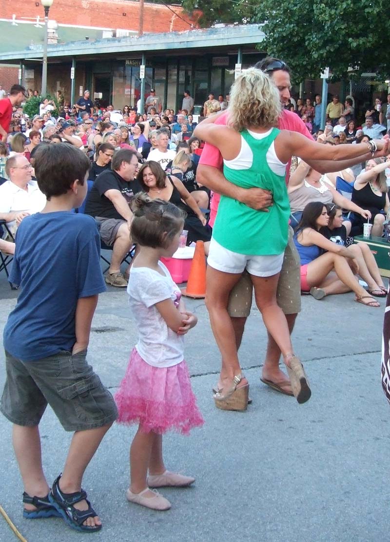 photo of fans dancing